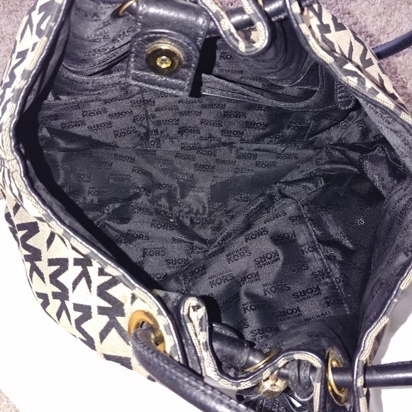 Authentic Michael Kors bag - Picture 2 of 4